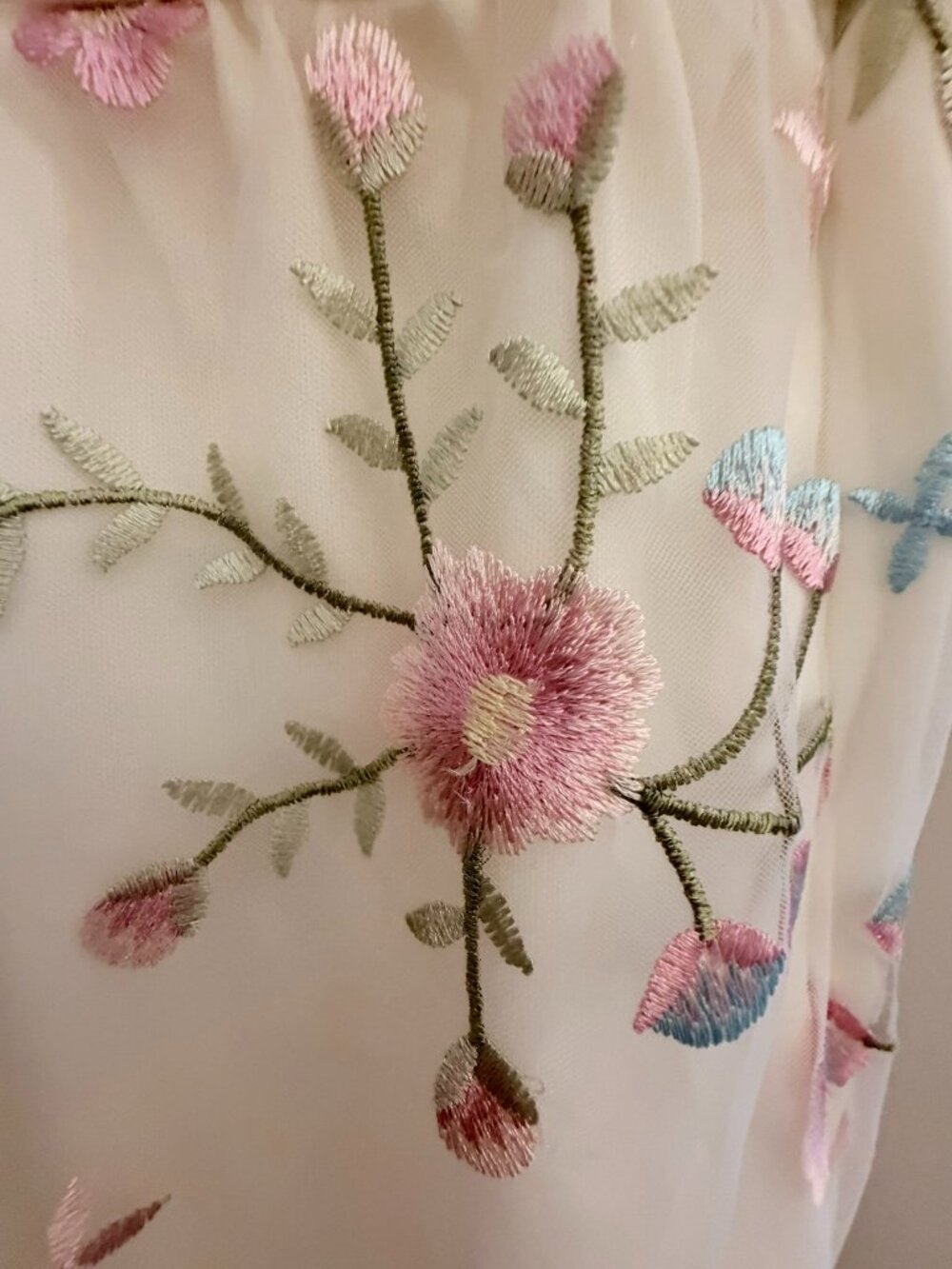 Altar'd State NWT Callistyn Embroiderd Pink Floral Tulle Midi Skirt Ex Small - Picture 3 of 10